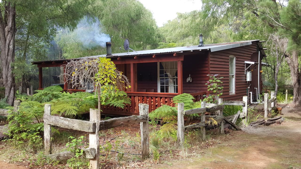 Mudstone Spa Retreat Hotel Pemberton Exterior photo